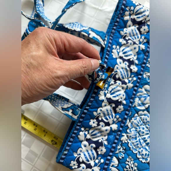 EUC Vera Bradley Blue Paisley Tote - Picture 2 of 7